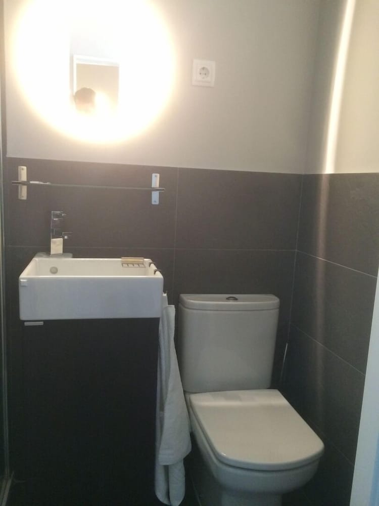 Фото Diezmadrid Hostal