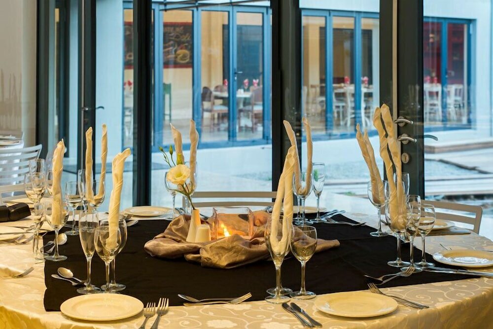 Фото Royal St. Andrews Hotel, Conference Centre & SPA