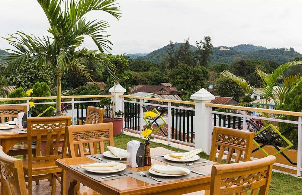 Фото отеля 2