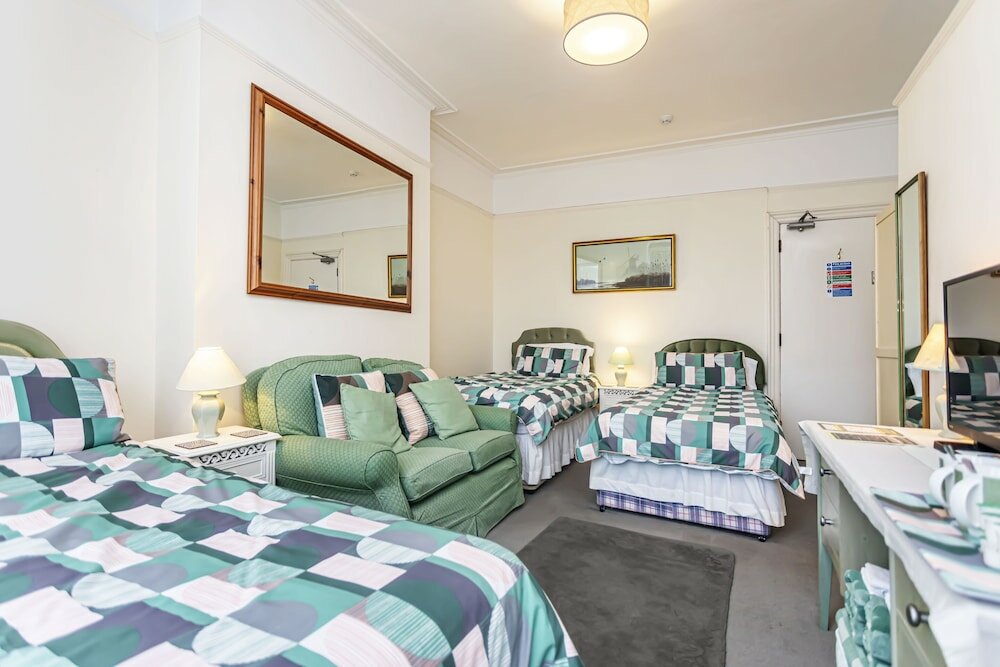 Фото The Ravensbourne Hotel