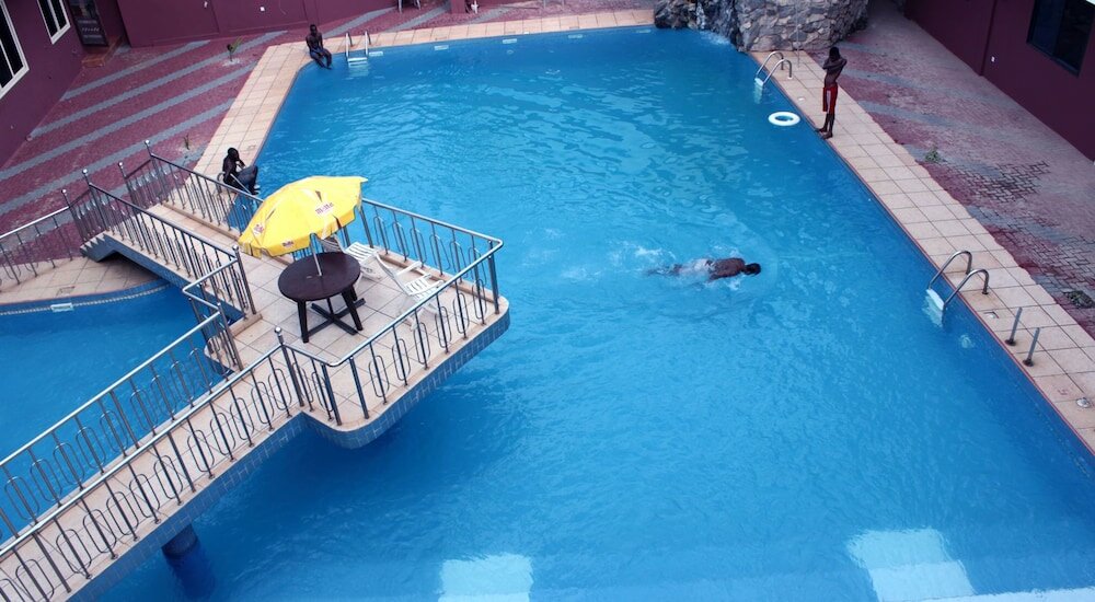 Фото отеля 2