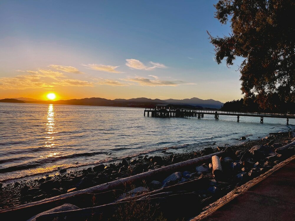 Фото The Oceanside, a Coast Hotel