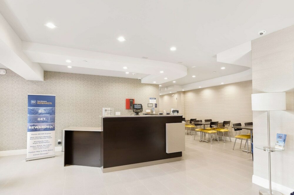 Фото Best Western Red Coach Inn