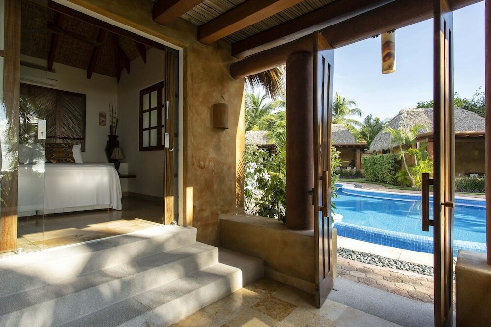 Фото The Inn at Manzanillo Bay