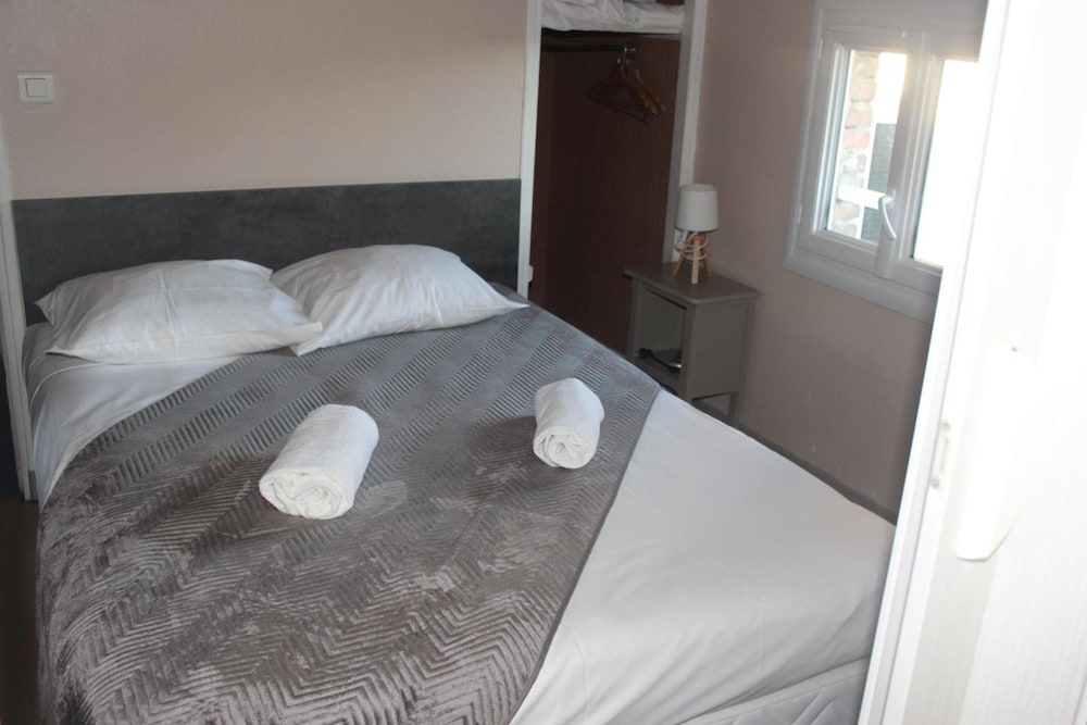 Фото Hôtel Le Rochegude