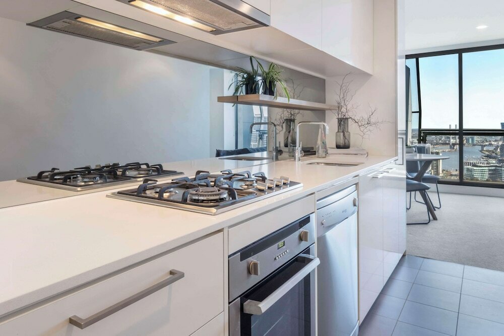 Фото Oaks Melbourne on William Suites