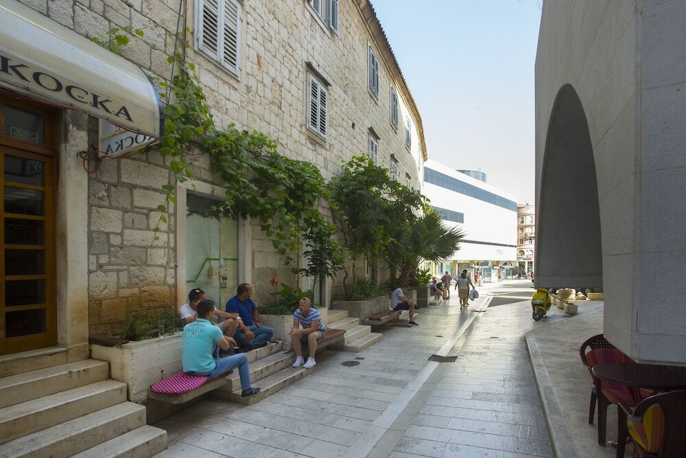 Фото Bouganvillea Split Apartments