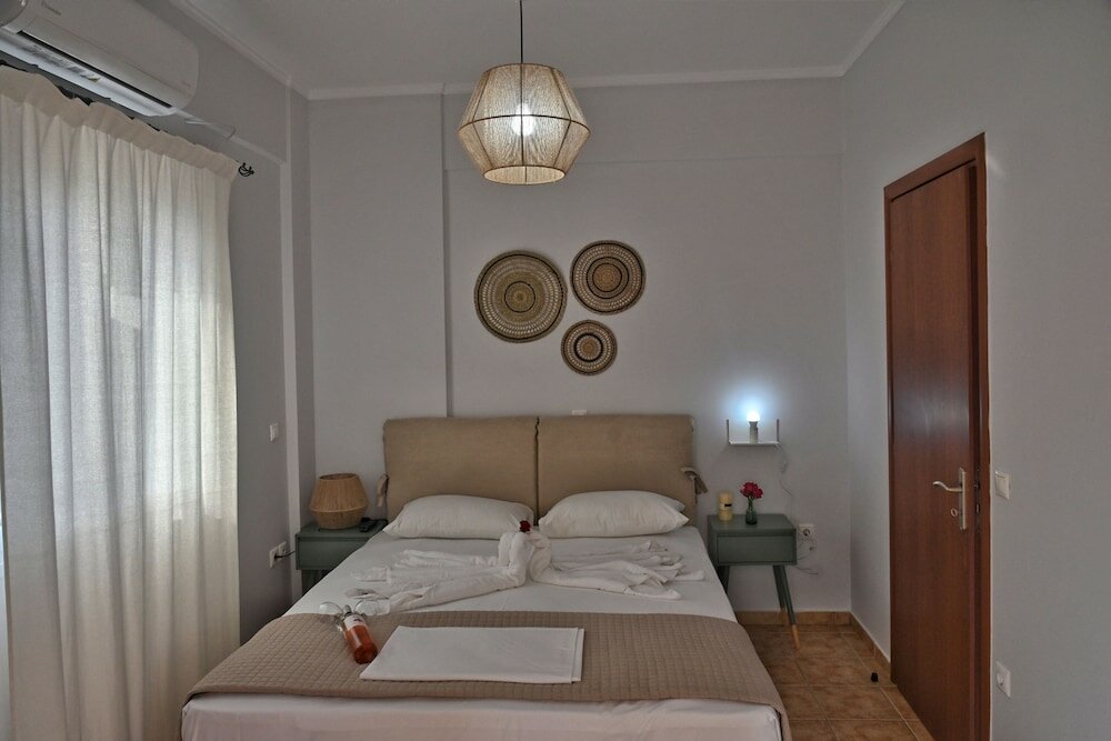 Фото Lagouvardos Apartments