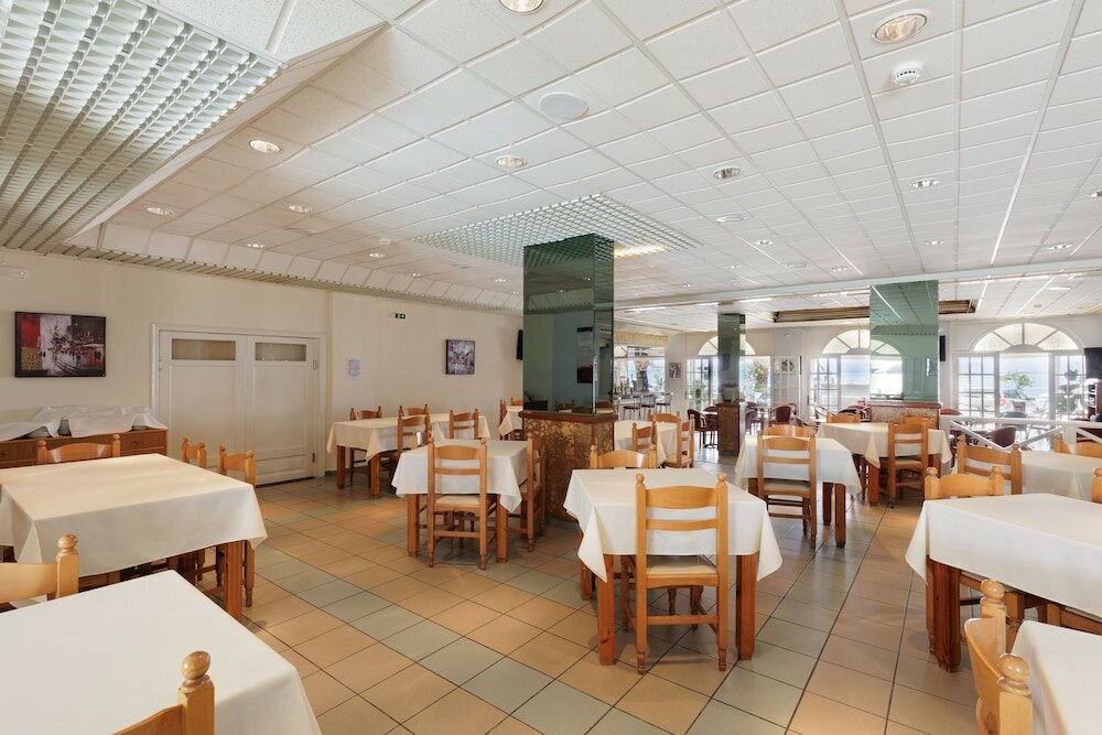 Фото Aphrodite Beachfront Hotel by Konnect, Roda