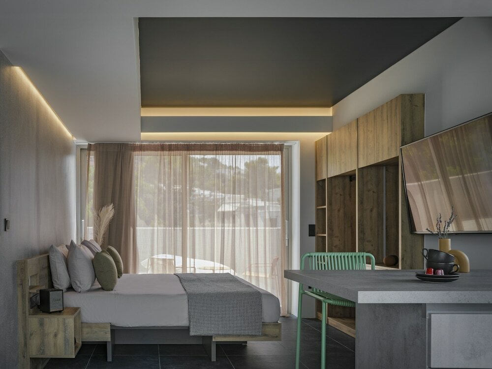 Фото 3 Olive Trees