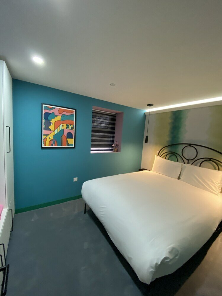 Фото Aaron Wise - 51 Fitzhamon