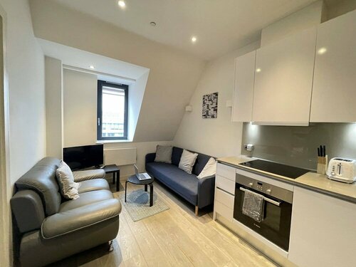 Гостиница Remarkable 1-bed Apartment in Slough в Слау