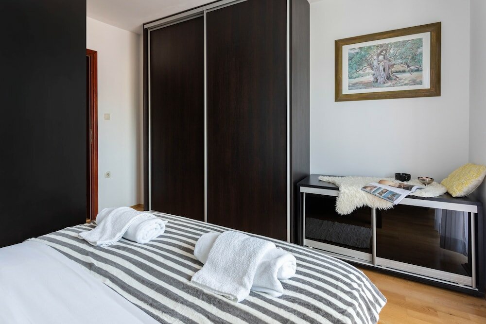 Фото Spacious 2bdr Apartment With a Cute Balcony