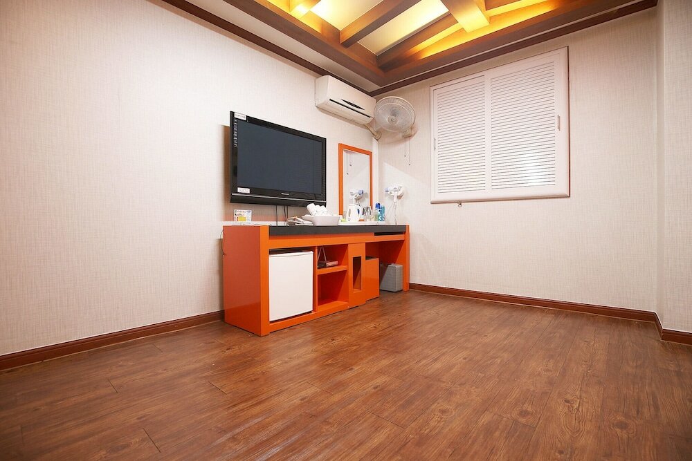 Фото Daejeon Yongjeon Happy Tower