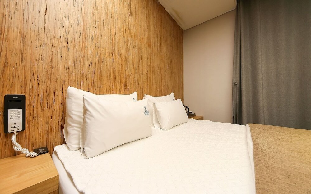 Фото Changwon Jinhae Lewis Hotel