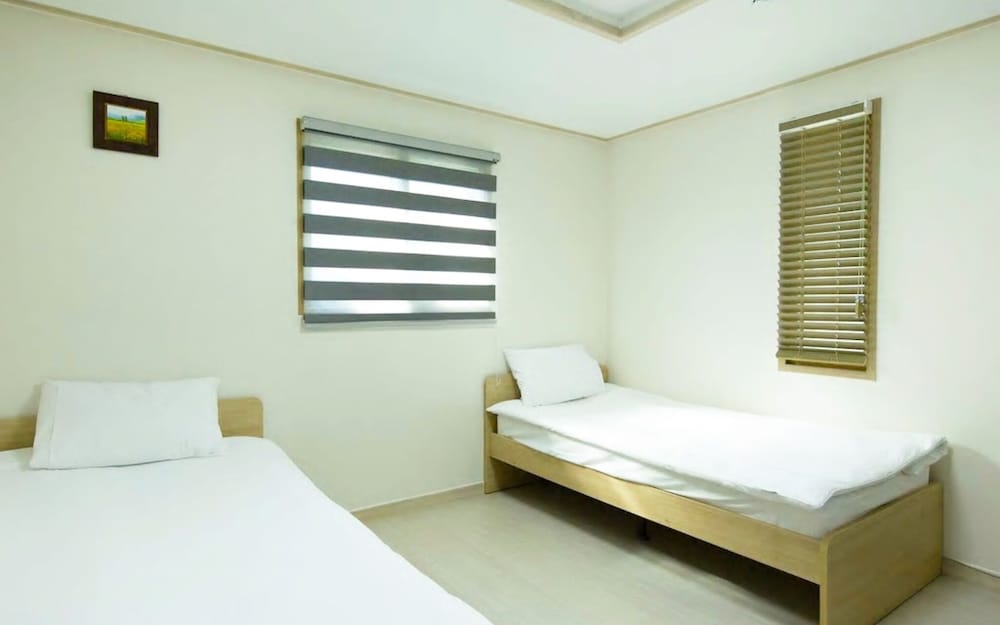 Фото Hub Guest House