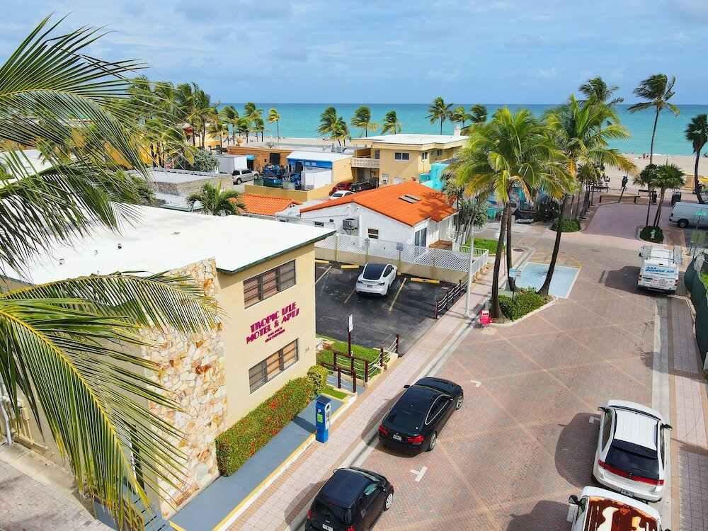 Фото Tropic Isle Hotel and Apartment