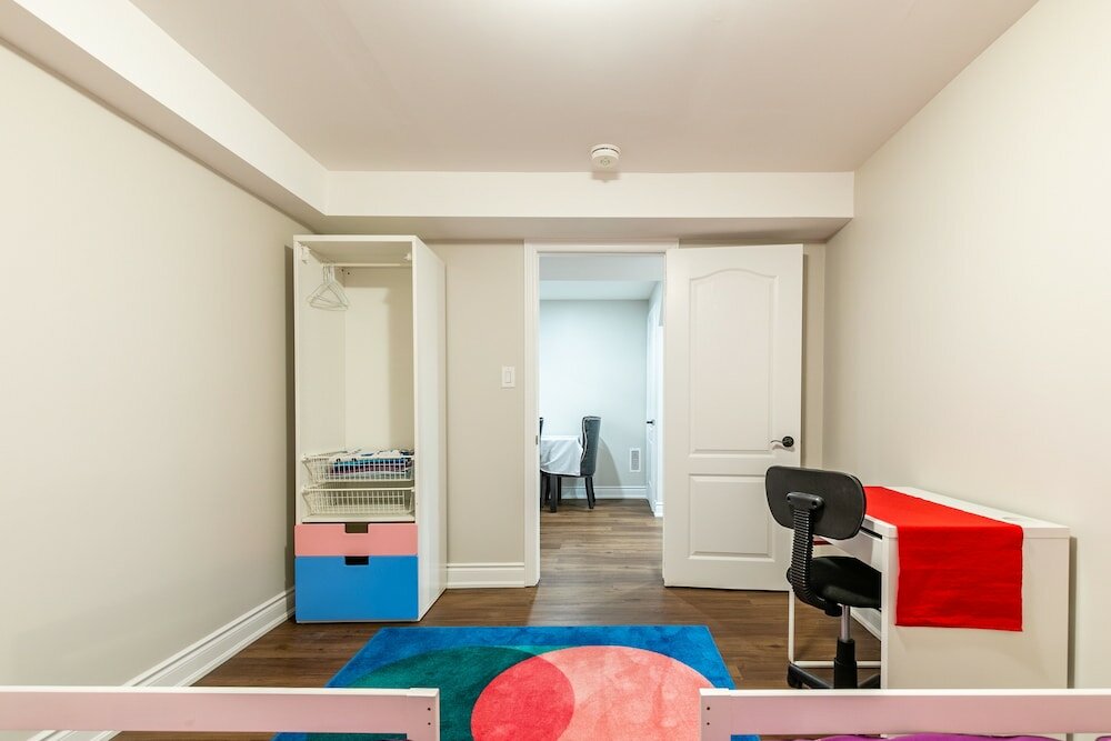 Фото Globalstay. Modern Family Basement in Mississauga