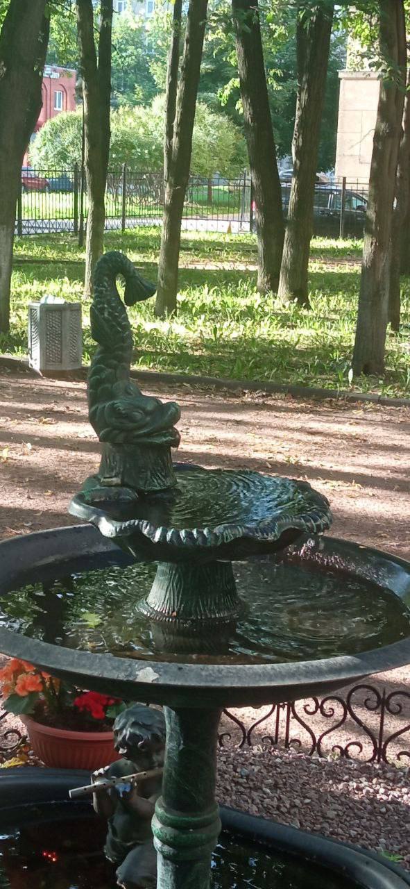 Фото У фонтана