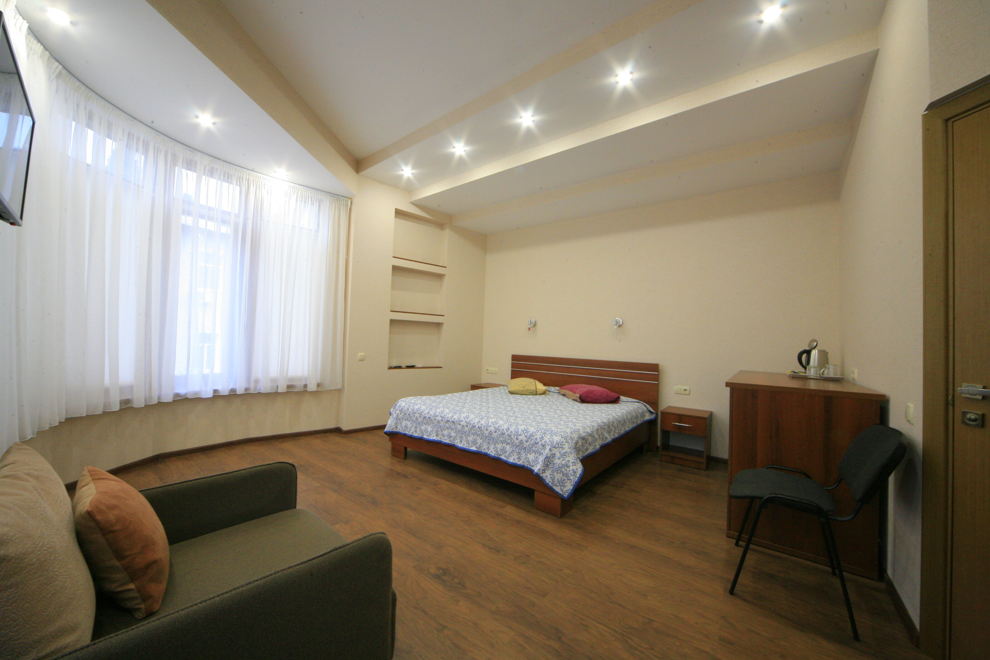 Фото отеля 2