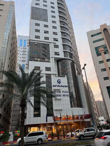 Внешний вид отеля Crystal Plaza Al Majaz Hotel в Аш-Шардже, фото 1