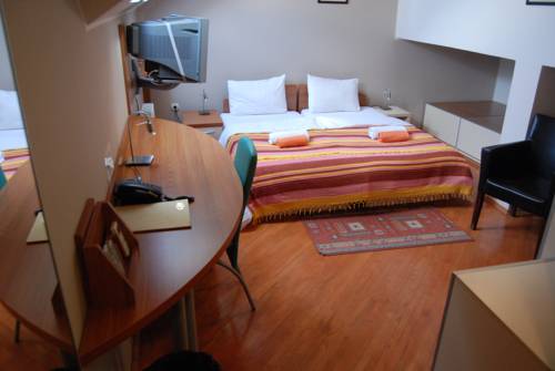 Фото Car Royal Apartments and Rooms