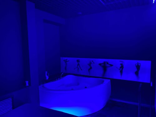 Екі саңылаудағы екі жақты дилдо порно видео