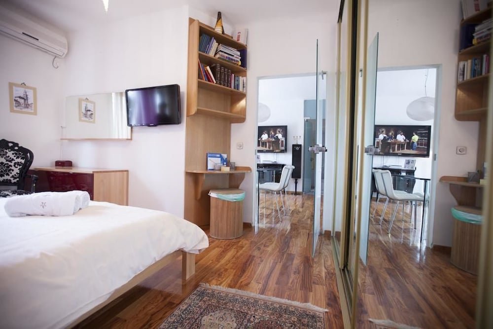 Фото Tifani Luxury Rooms 2