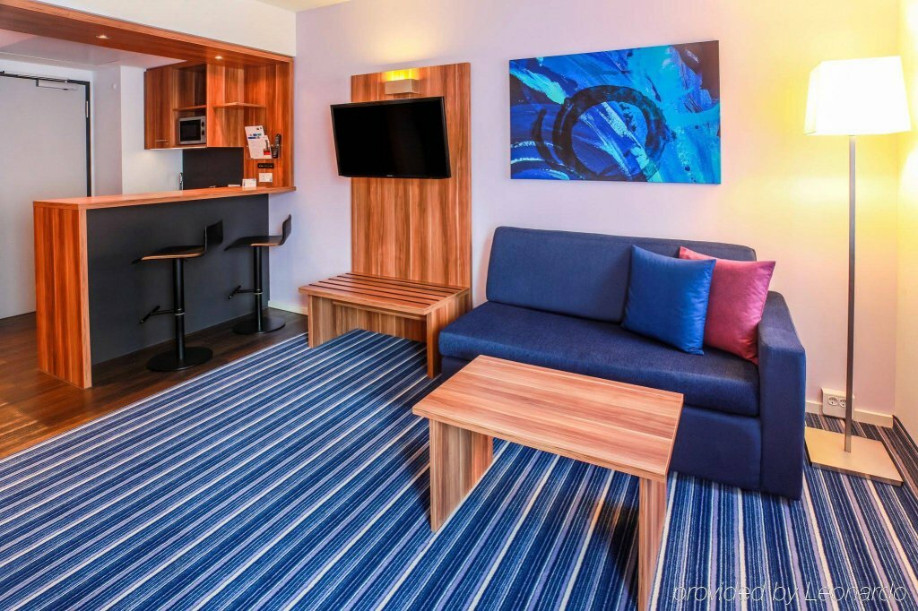 Фото Holiday Inn Express Bremen Airport, an Ihg Hotel