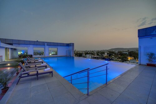 Внешний вид отеля Ramee Grand Hotel and SPA, Pune в Пуне, фото 1