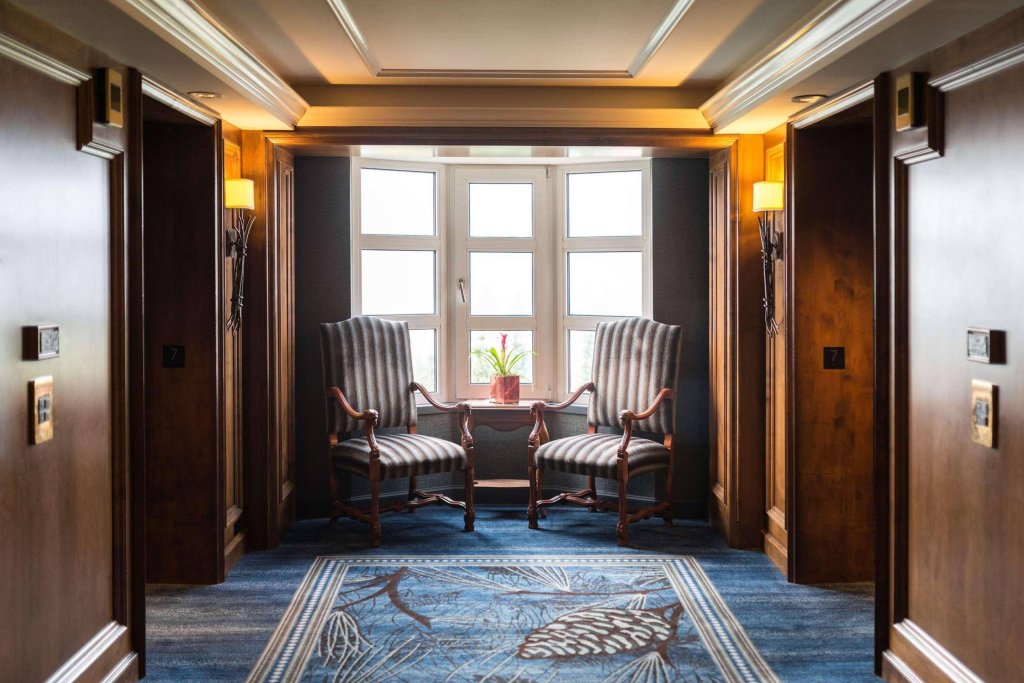 Фото Fairmont Chateau Whistler