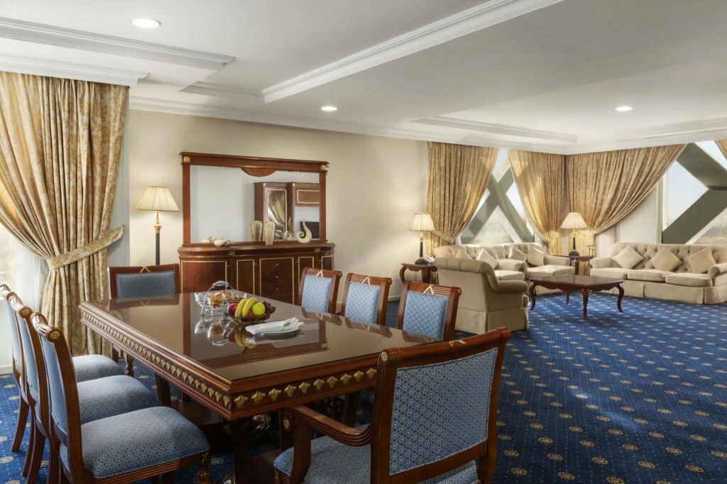 Фото Ramada Al Qassim Hotel And Suites