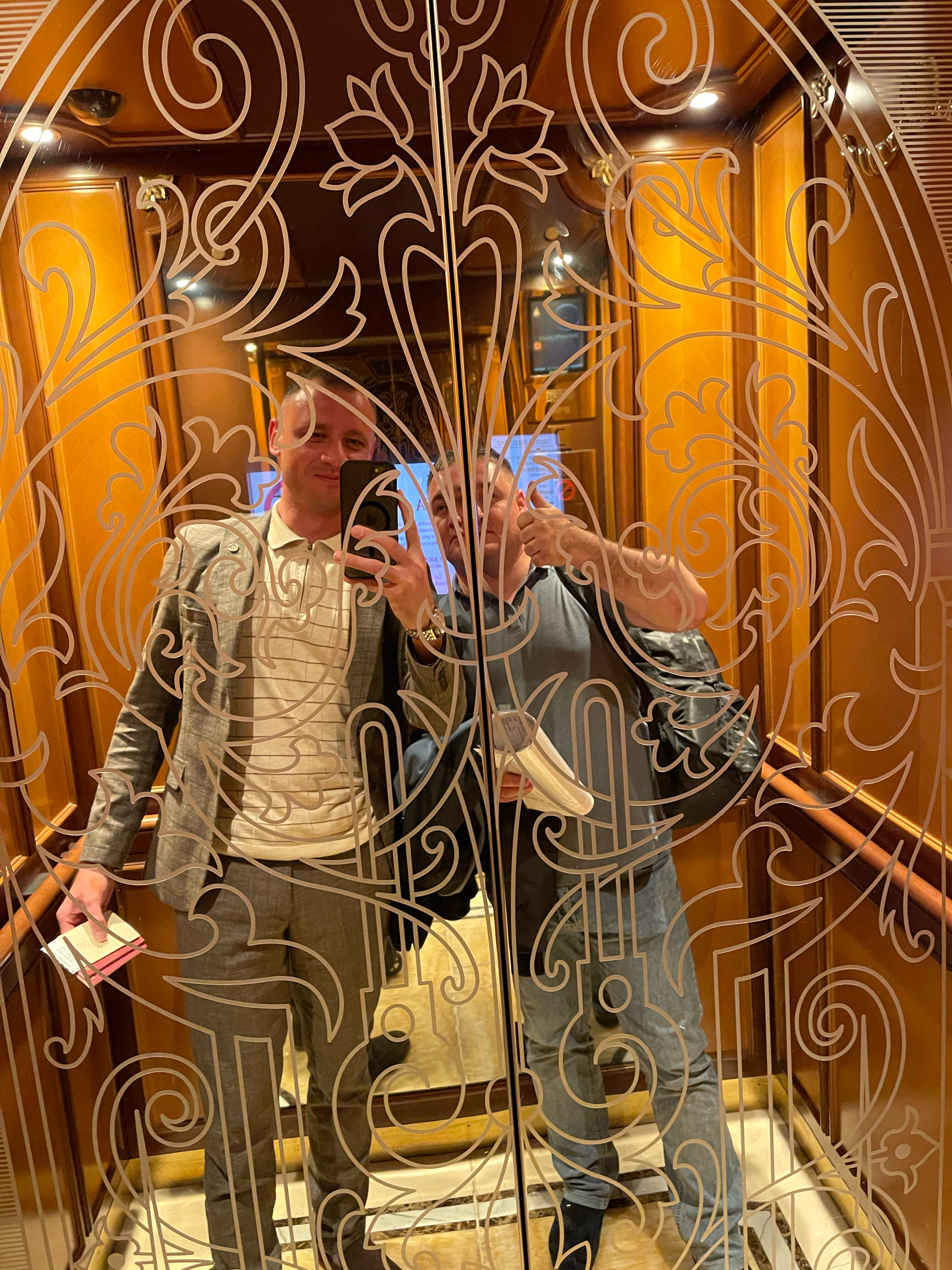 Фото Royal Rose Abu Dhabi, a Curio Collection by Hilton Affiliated Hotel