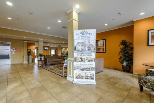 Гостиница Microtel Inn & Suites by Wyndham Greenville/University Medic