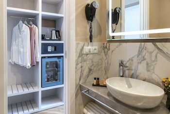 Фото The Boutique Hotel