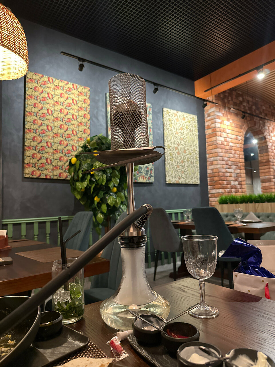 «7 мест, где покурить кальян в Раменском» фото материала