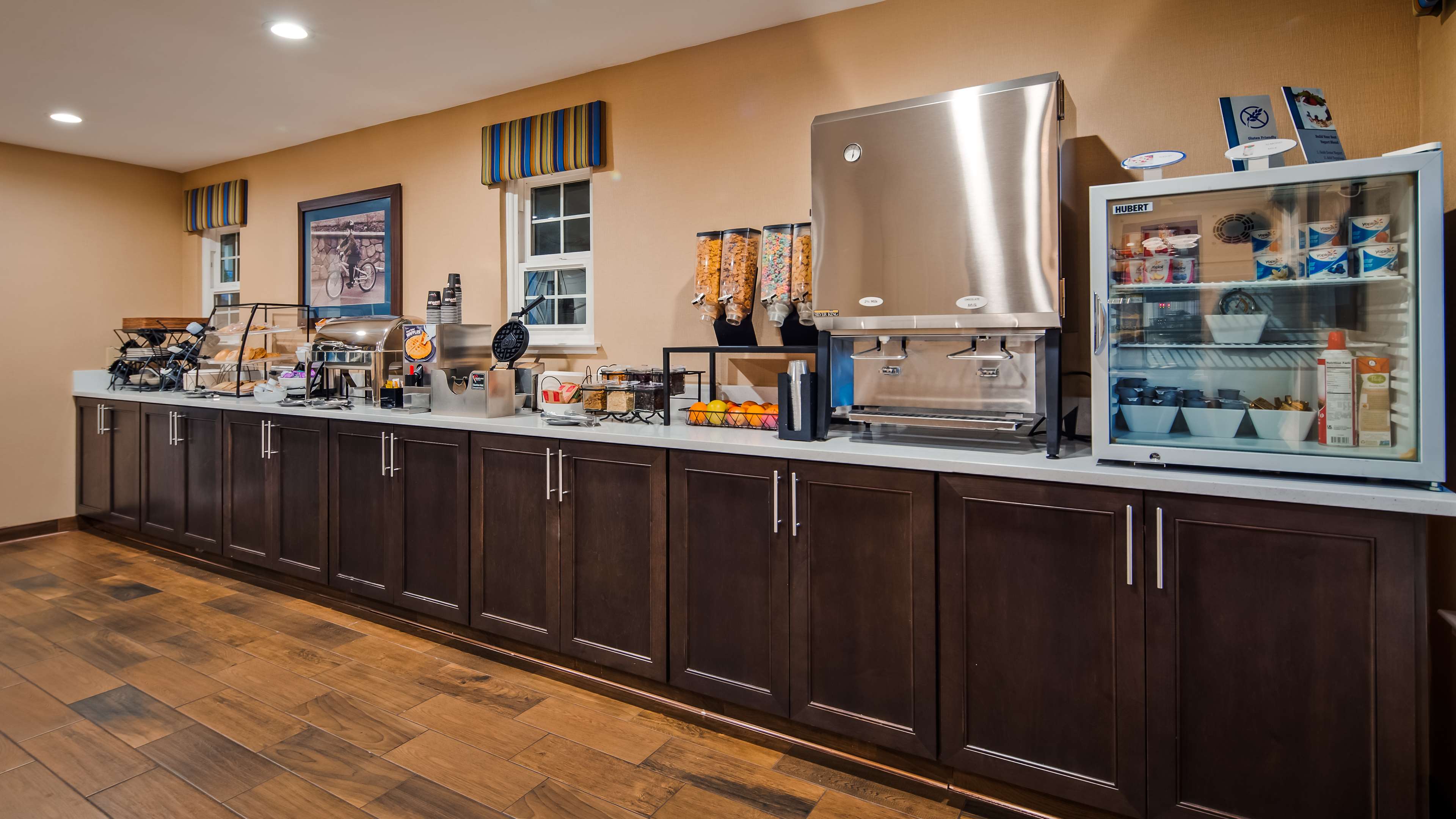 Фото Best Western Plus Palm Court Hotel