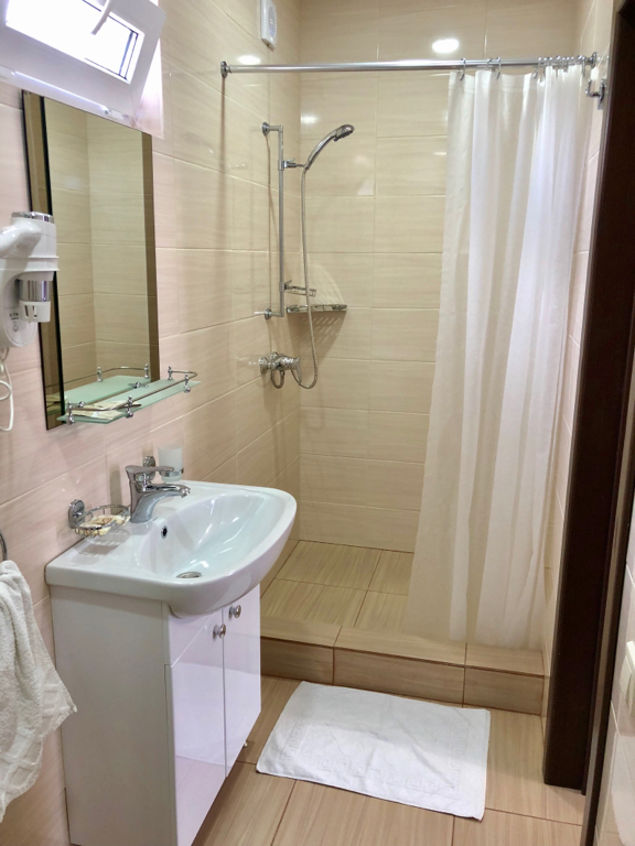 Фото Mandarin Hotel