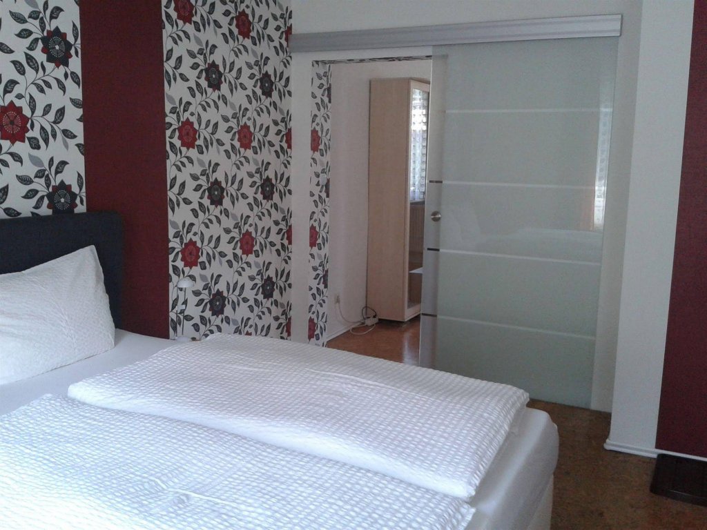 Фото Hotel Pension am Kurmittelhaus