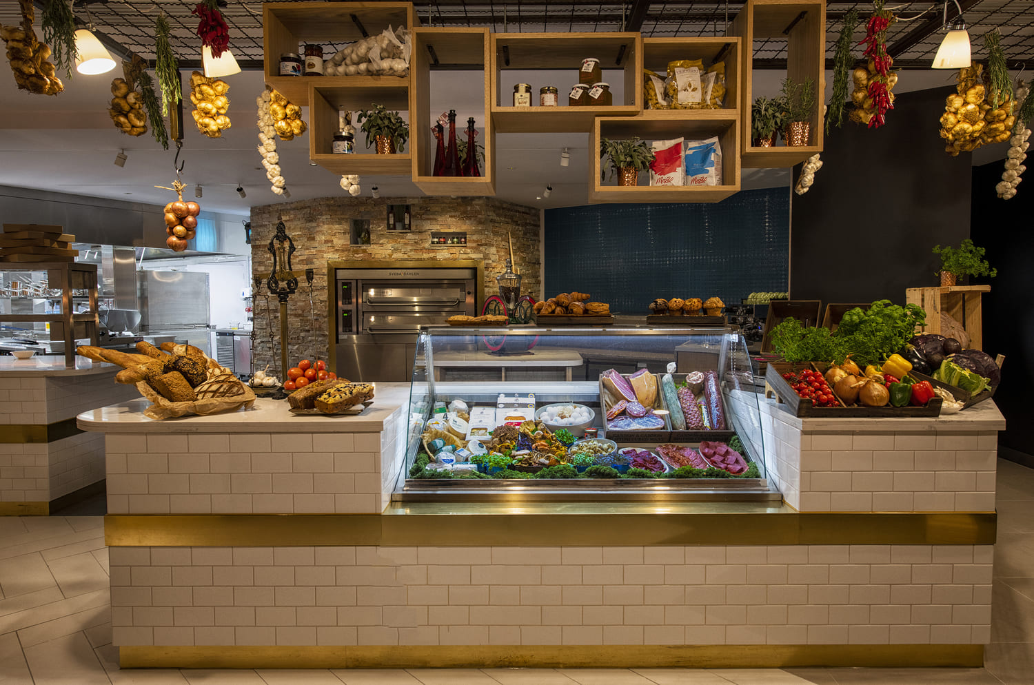 Фото Lincoln Plaza London, Curio Collection by Hilton