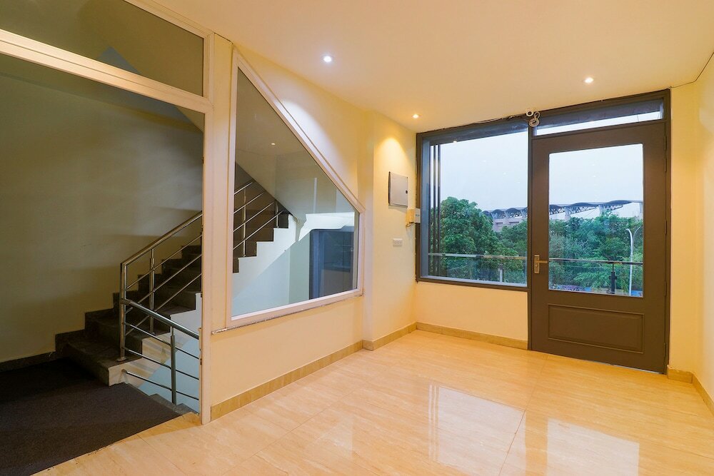 Фото Fabhotel The Premium Suits