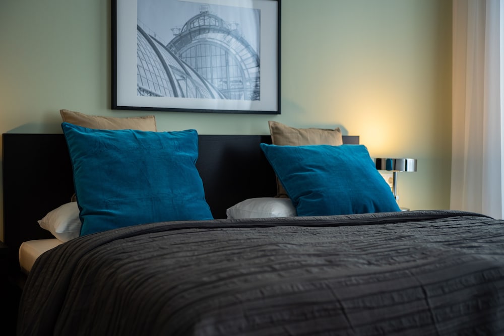 Фото Jimmy's Apartments Suites