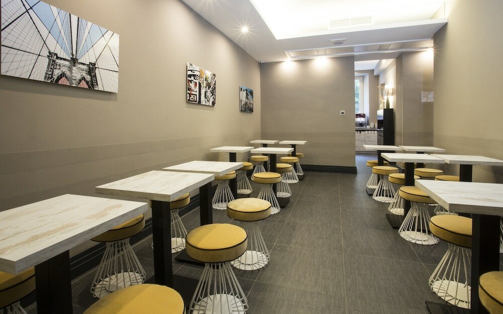 Фото Отель The Guardian