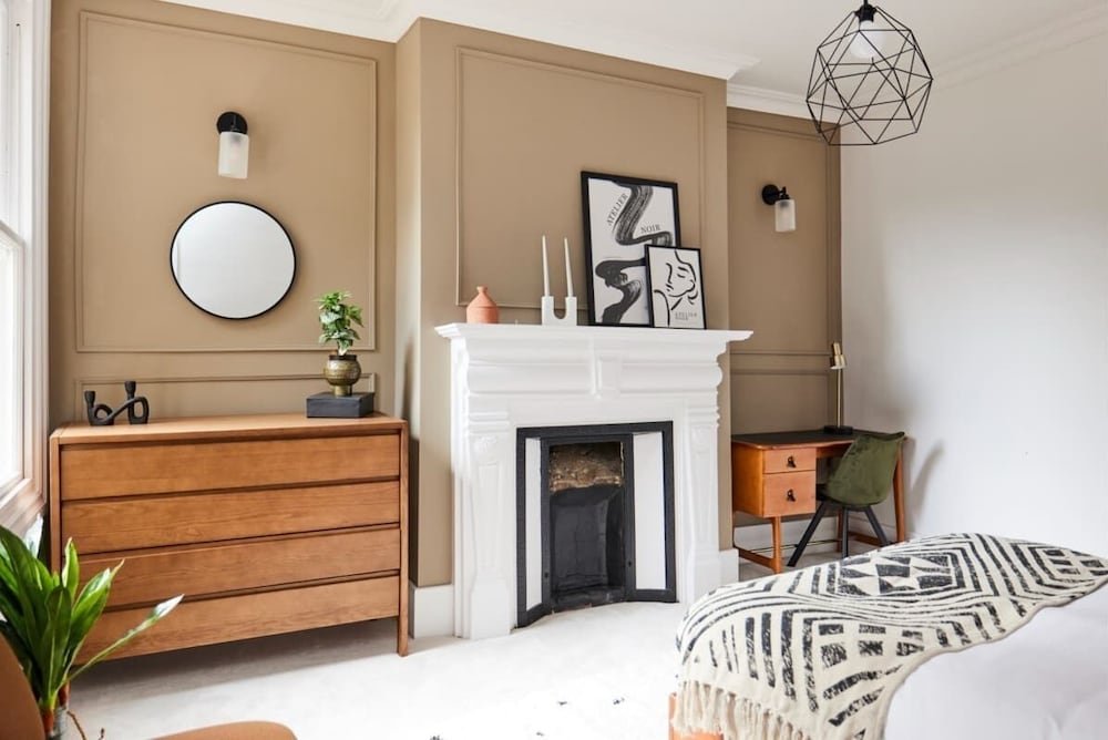 Фото The Elmfield Road Wonder - Dazzling 2bdr Flat