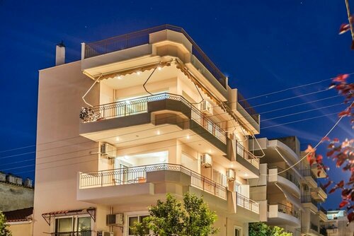 Гостиница Spacious Urban Haven-family Home Perfect Location в Каламате