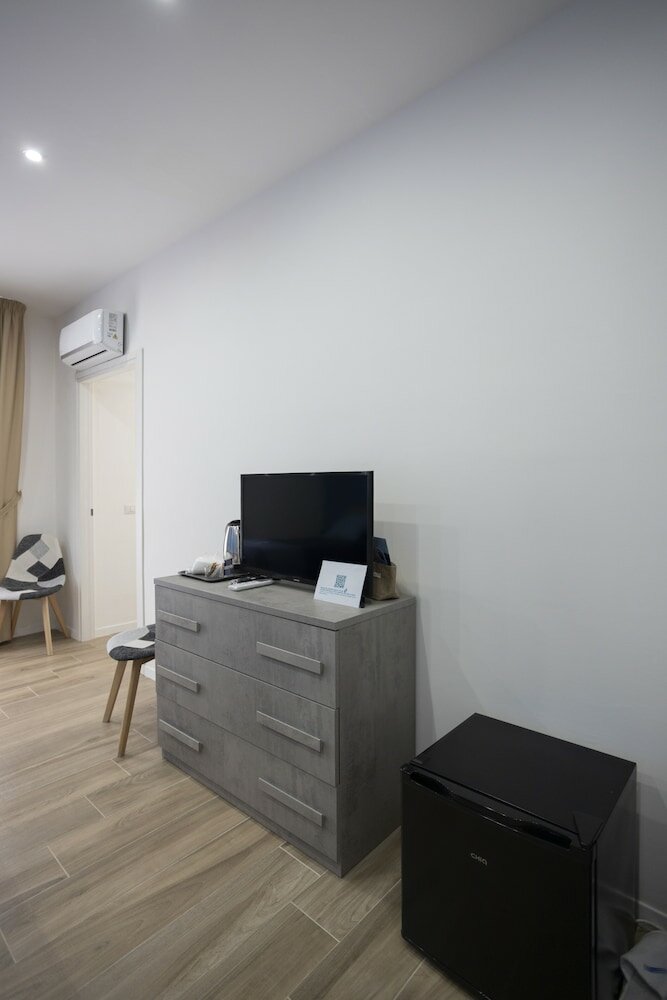 Фото Giuly Suites & Rooms