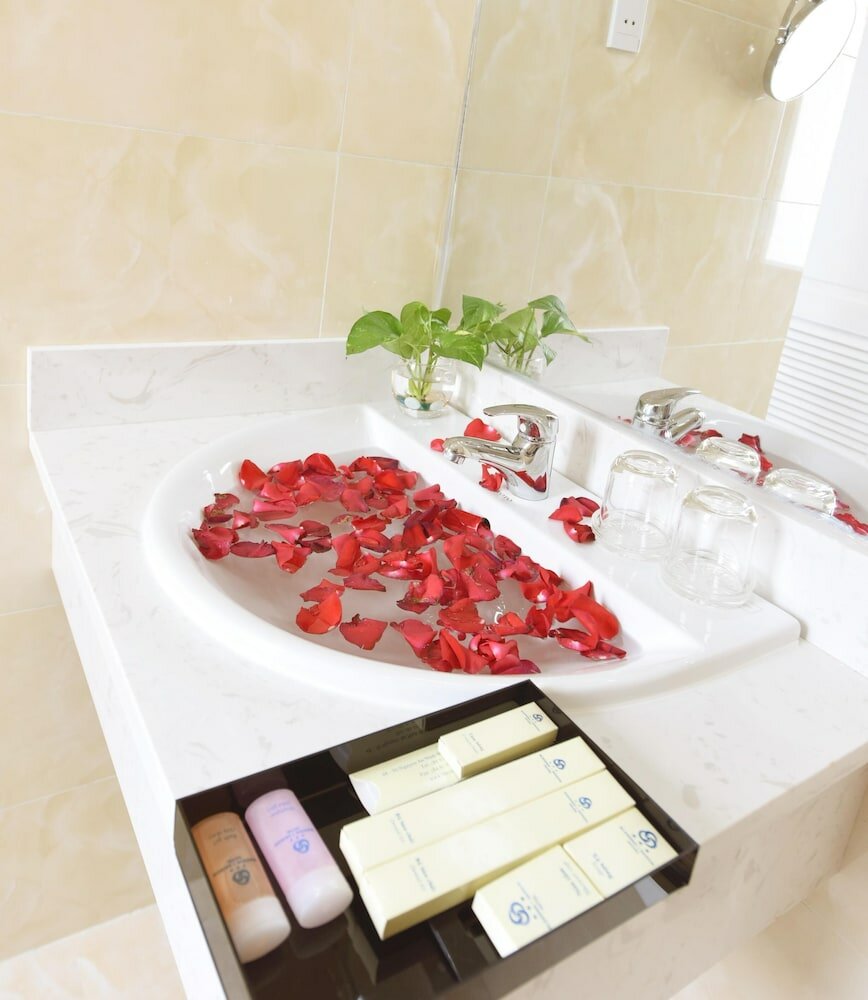 Фото The Noble Swan Saigon