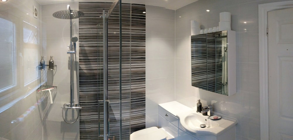 Фото Highbury House Apartment