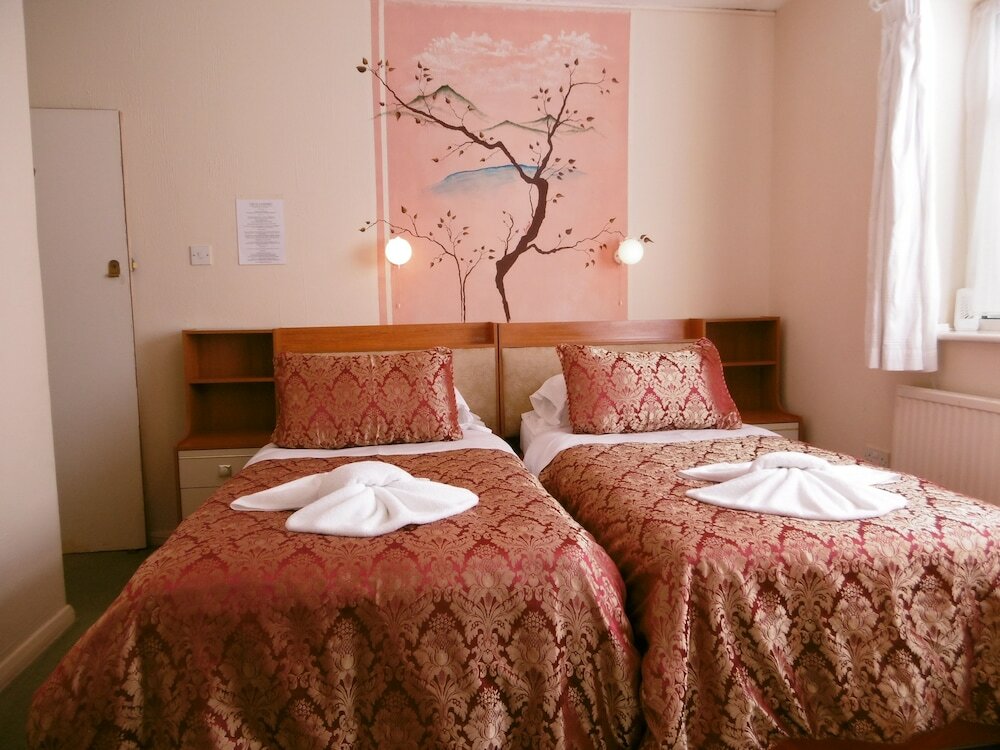 Фото The Ellesmere Hotel