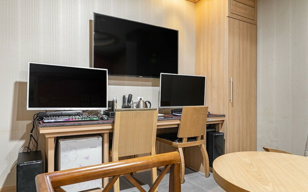 Фото Suwon Orsay Hotel